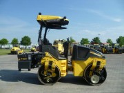 BOMAG BW 138 AD-5 mit Splittstreuer