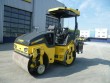 BOMAG BW 138 AD-5 mit Splittstreuer